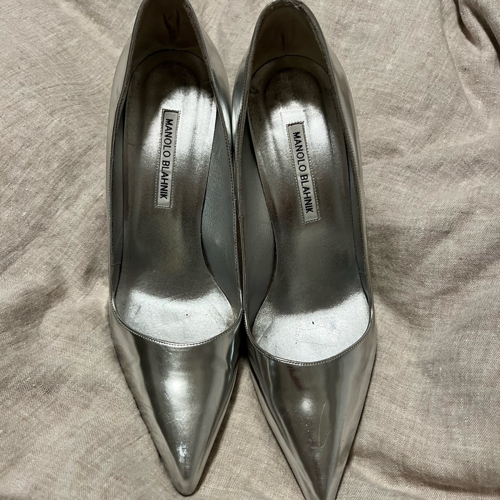 Manolo Blahnik Classic Platinum shoes, Women’s Euro 40, US 9, perfect condition!